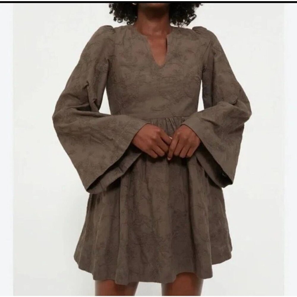 Hyacinth House Brown Becca Bell Sleeve Mini Dress Womens Size L - Picture 1 of 12